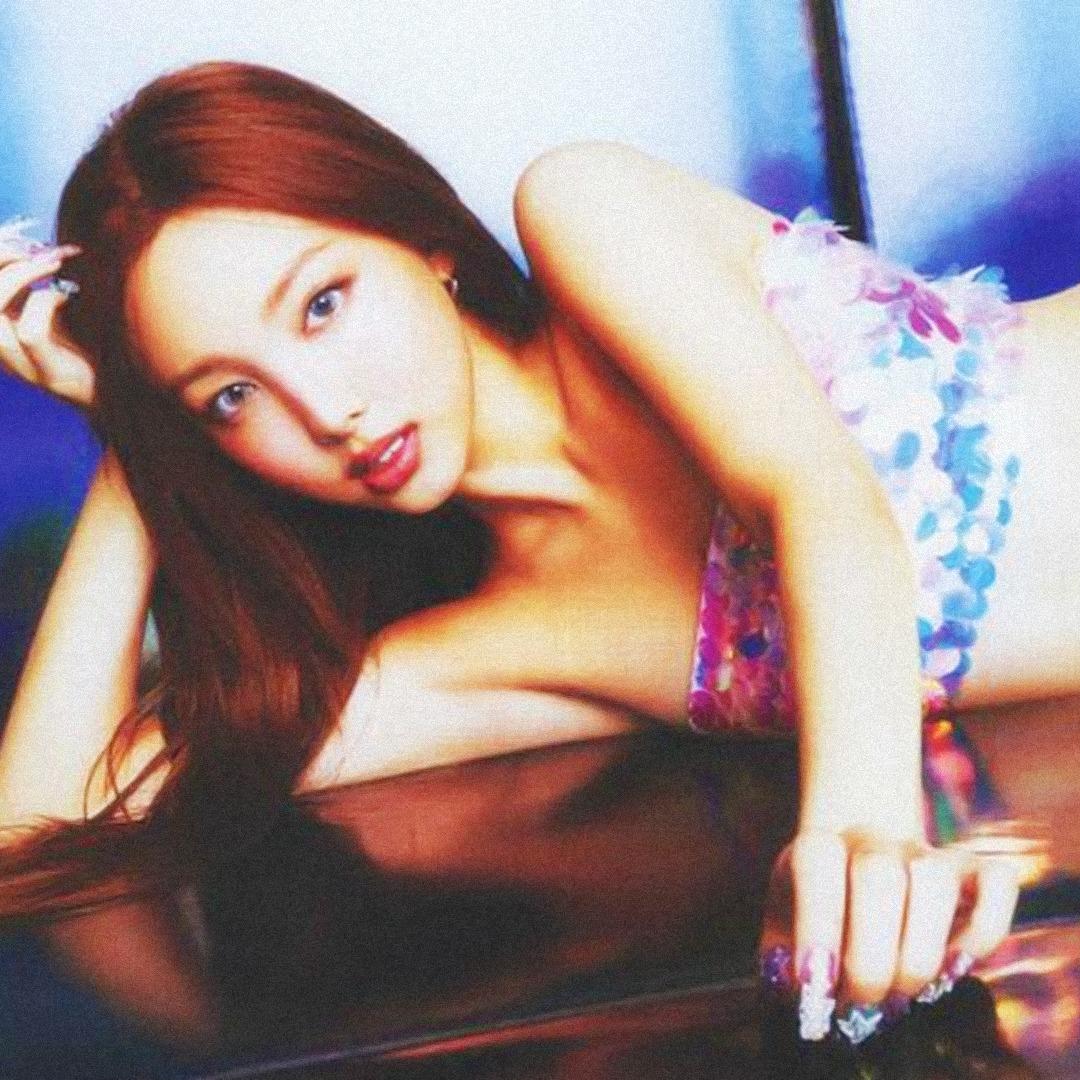 polaroid | pinkpantheress